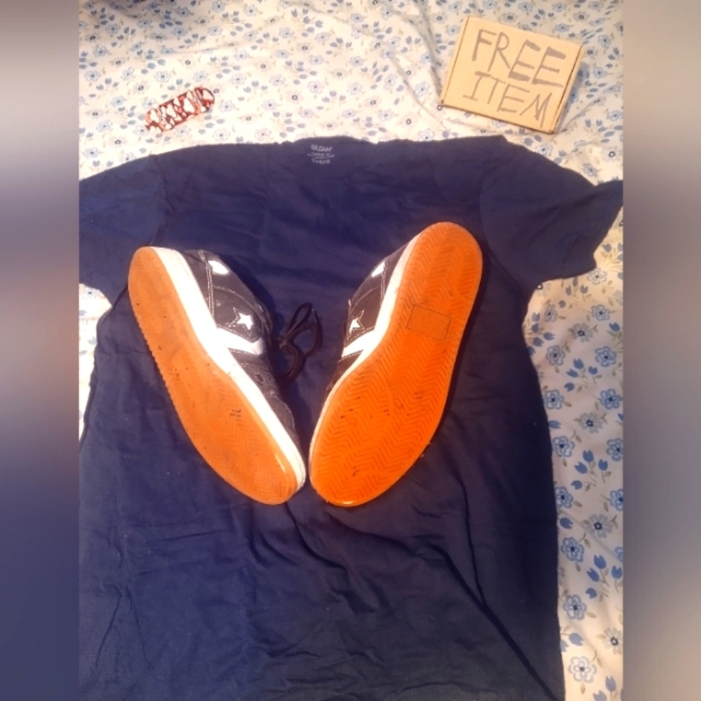 Free Converse All-star shoes with black shirt